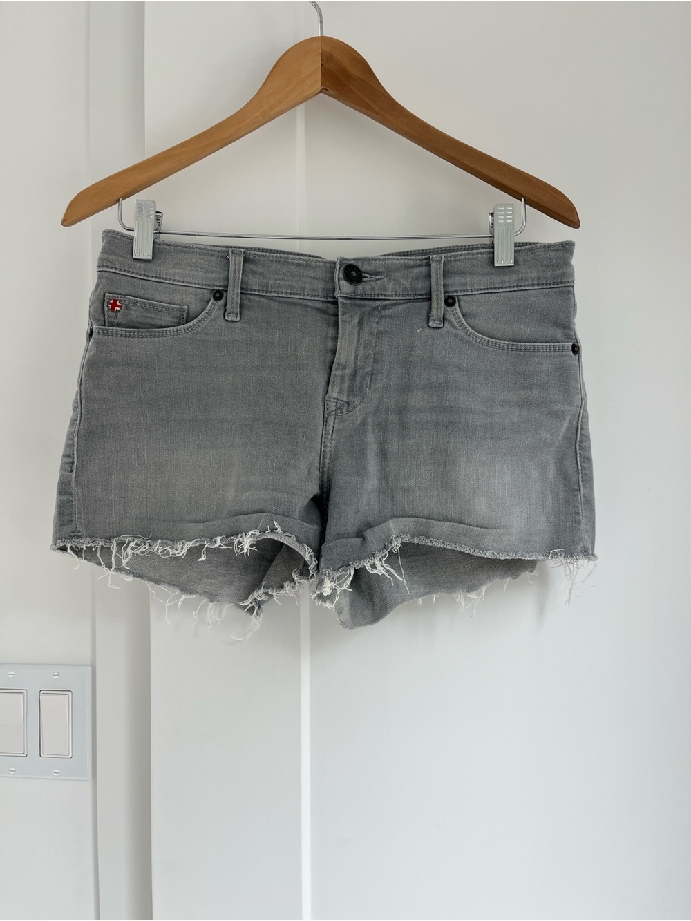 Hudson Amber Jean Shorts Gray Cut Offs 28 - Picture 3 of 8